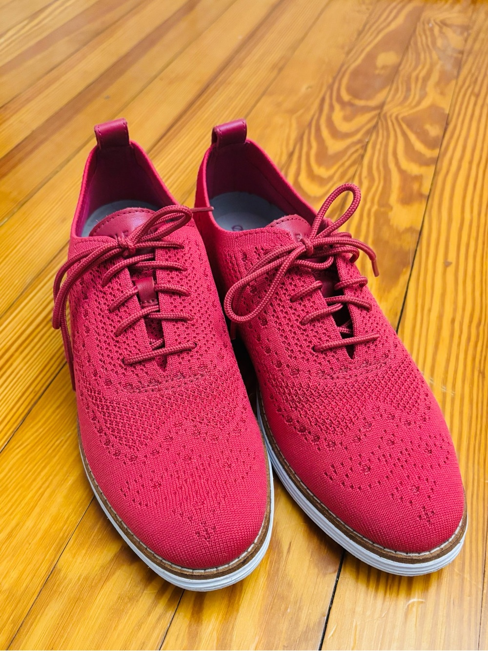 NWOT Cole Hann Original Grand in Raspberry